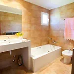 Gemuetliches Haus In Der Naehe Von Und Cala S-vicenc By Interhome 別荘