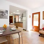 別荘 Gemuetliches Haus In Der Naehe Von Und Cala S-vicenc By Interhome