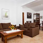 Gemuetliches Haus In Der Naehe Von Und Cala S-vicenc By Interhome 別荘 ポレンサ